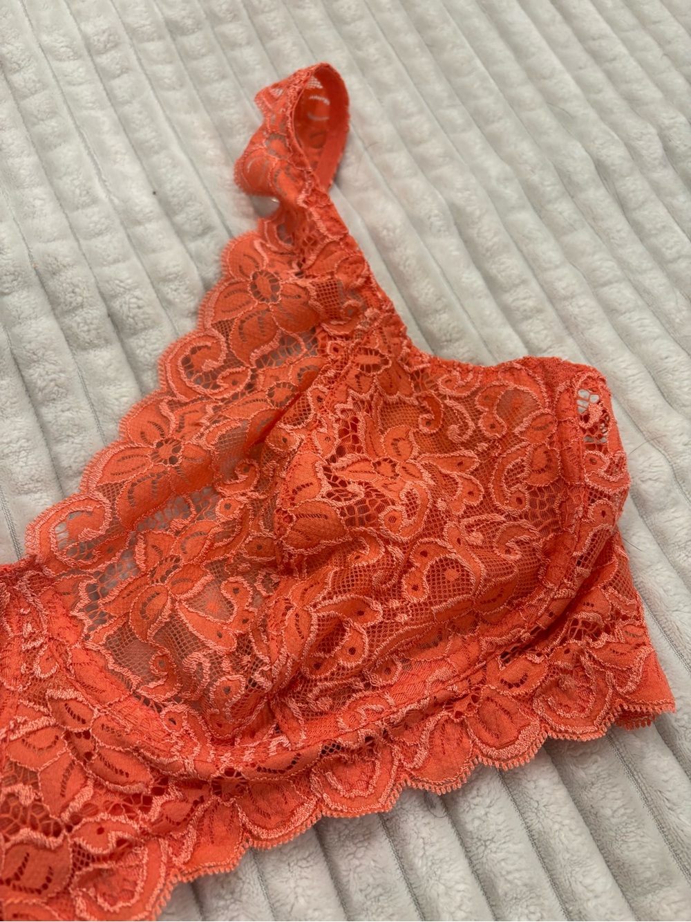 Hanro Vibrant Orange Lace Bralette with Scalloped Trim - Picture 2 of 8